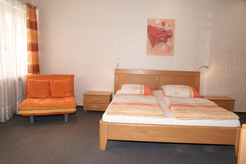 Alte Winzerschenke Otel Bruttig-Fankel Dış mekan fotoğraf